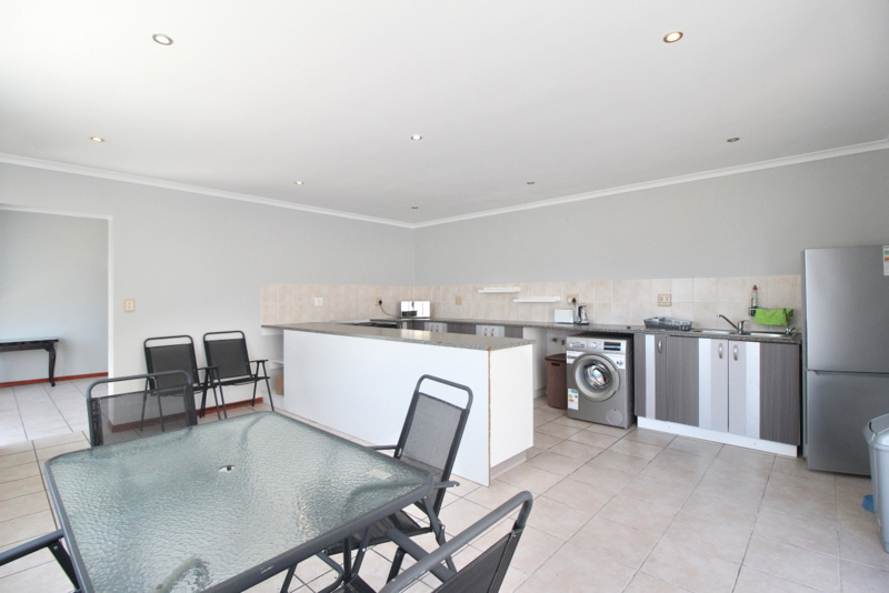 8 Bedroom Property for Sale in Mountainside Western Cape